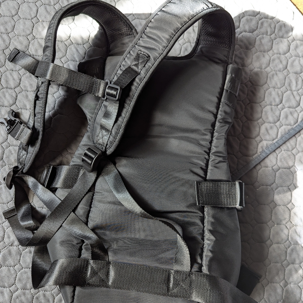Tailup Dog Carrier - Picture 5 of 8